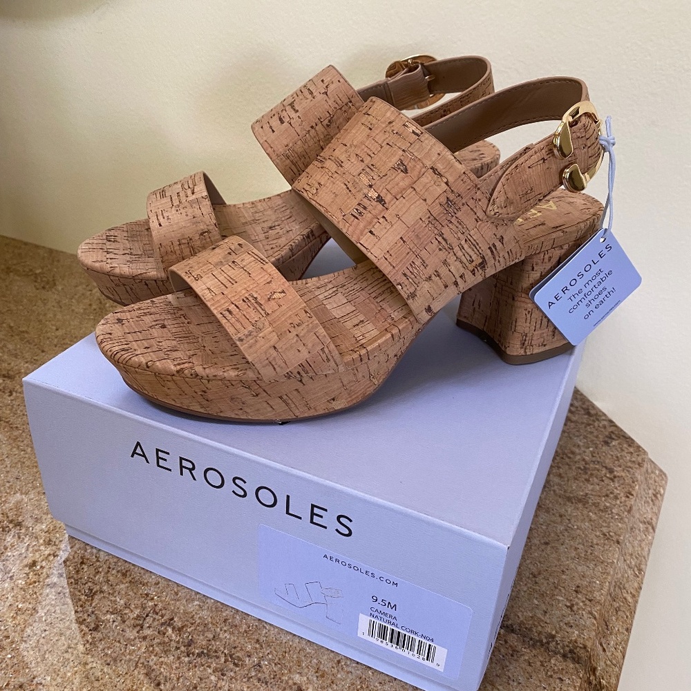 AEROSOLES Sandles *New*